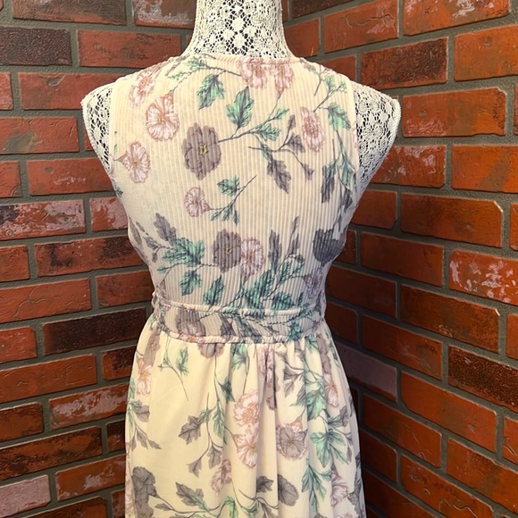 ☀️3 for $40! Black Tape by Dex Cream Blush Vintage Floral Maxi Dress - Picture 7 of 12